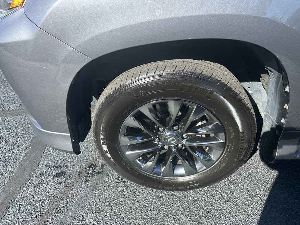 2018 Lexus GX Image 12