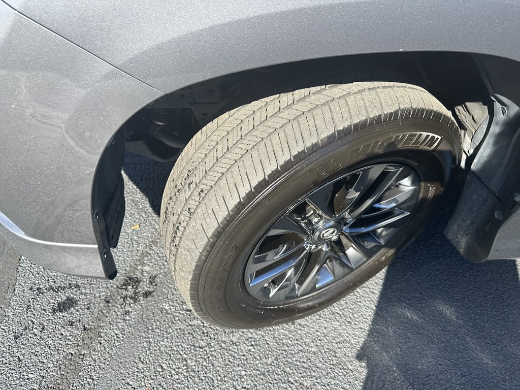 2018 Lexus GX Image 13