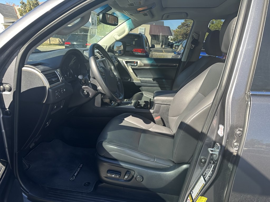 2018 Lexus GX Image 18