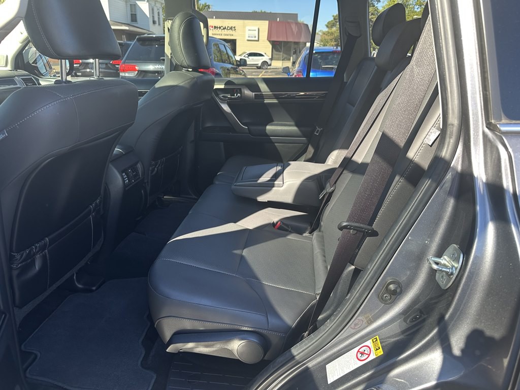 2018 Lexus GX Image 35