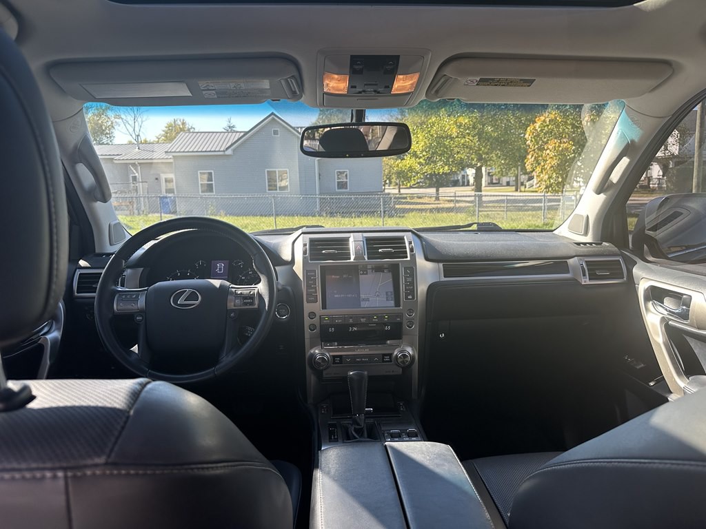 2018 Lexus GX Image 37
