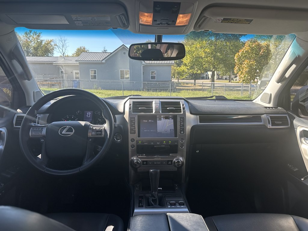 2018 Lexus GX Image 38