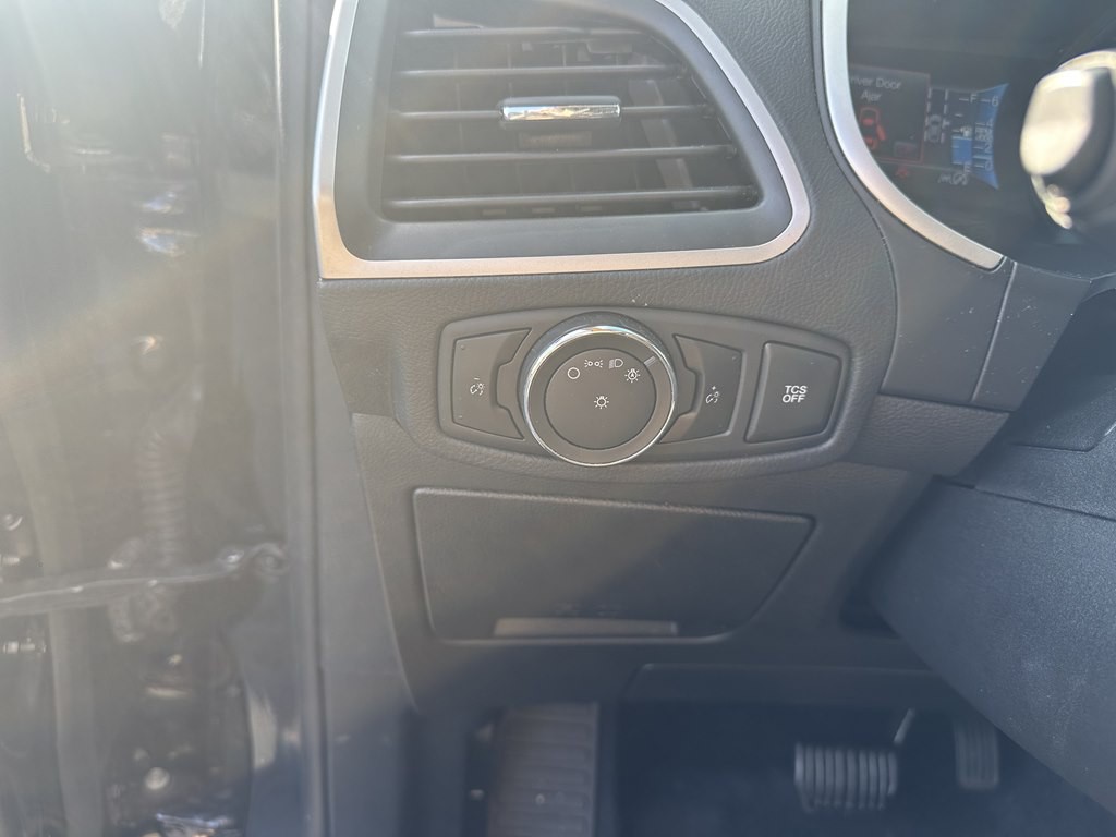 2021 Ford Edge Image 17
