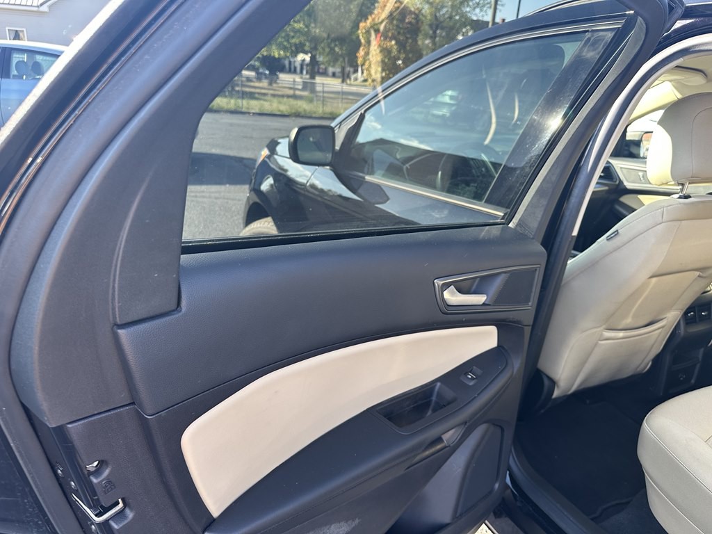 2021 Ford Edge Image 29