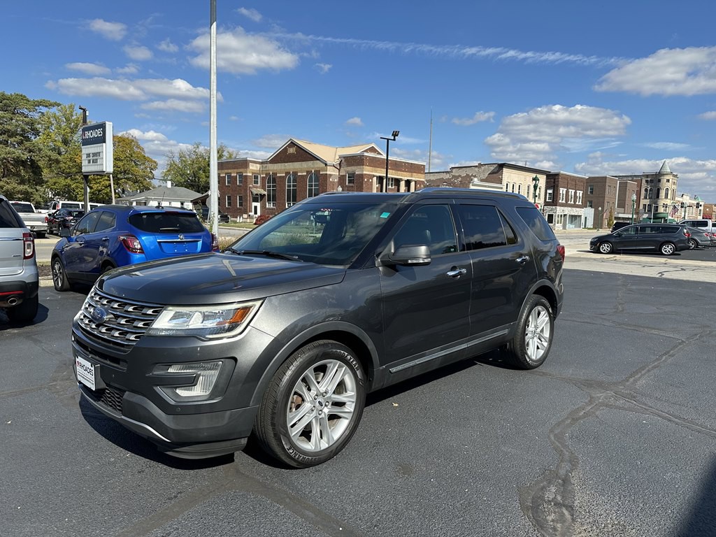 2016 Ford Explorer Image 1