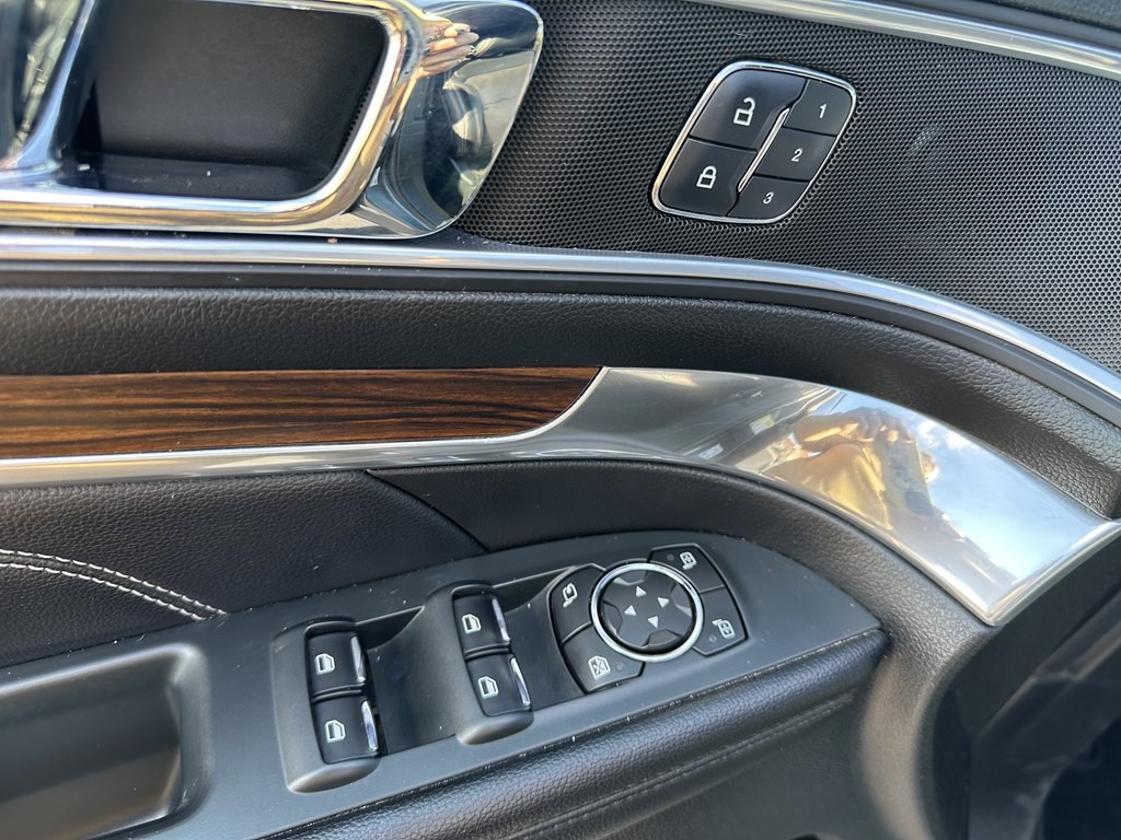 2016 Ford Explorer Image 16