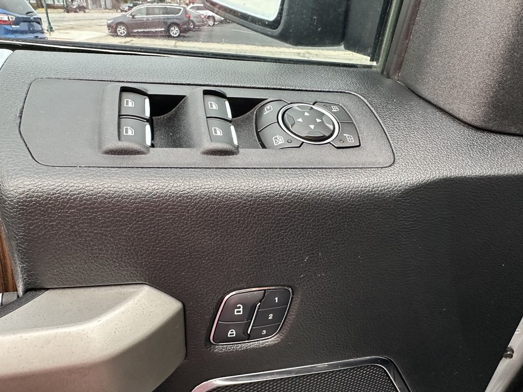 2015 Ford F-150 Image 12