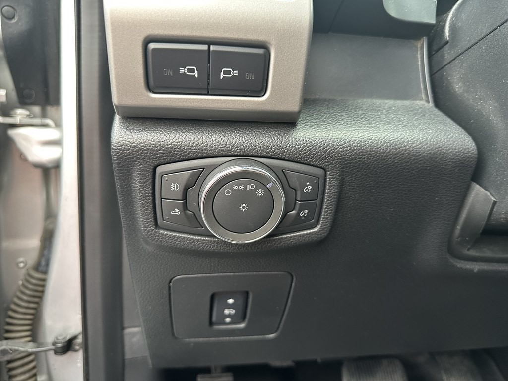 2015 Ford F-150 Image 16