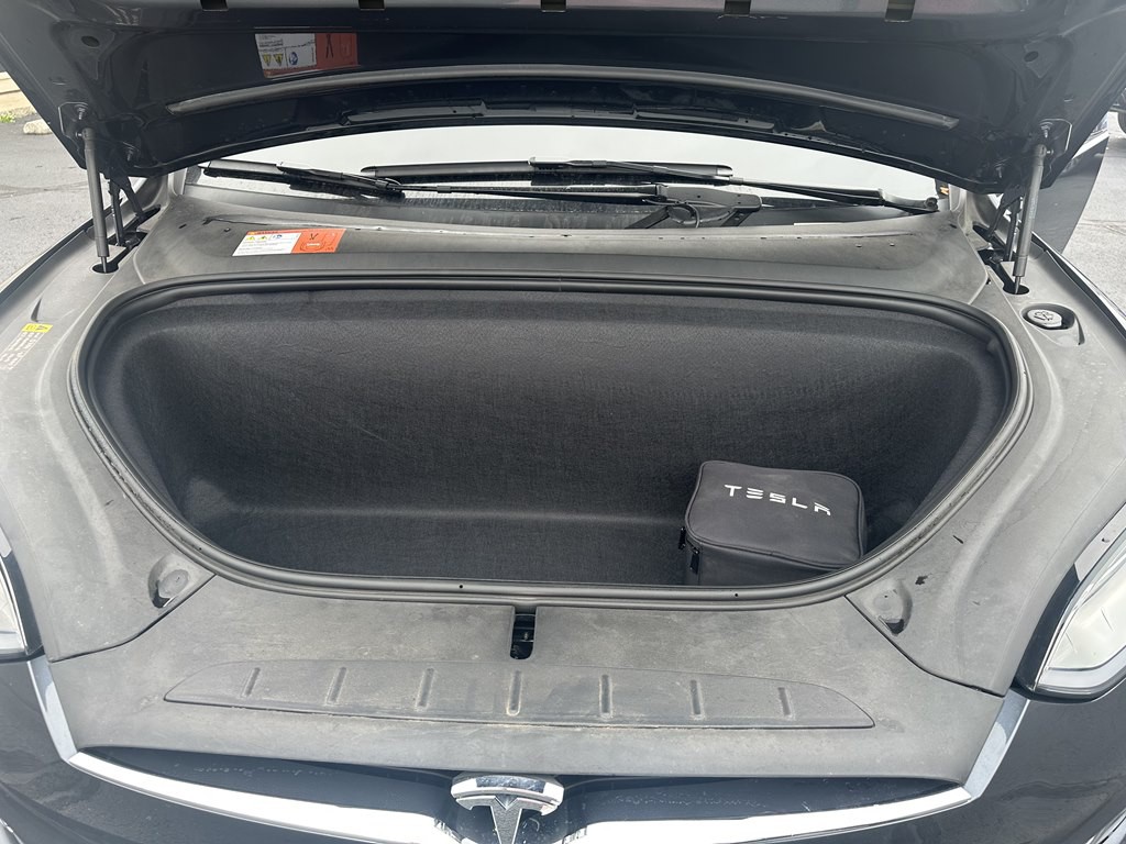 2018 Tesla Model X Image 10