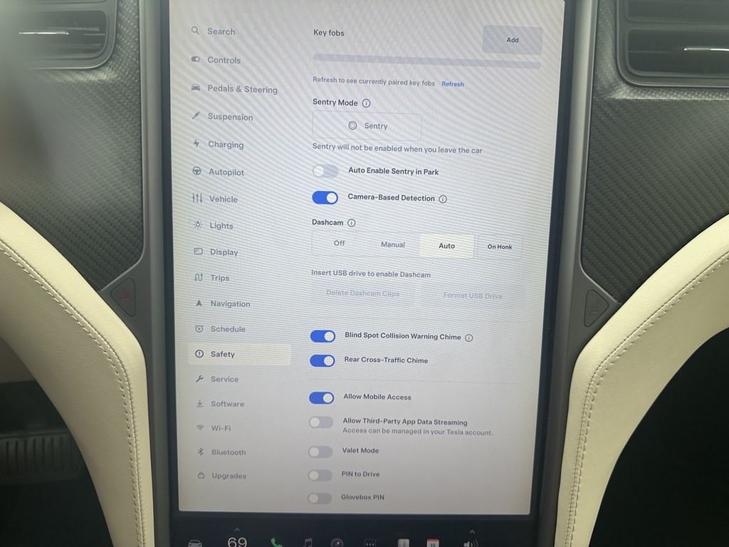 2018 Tesla Model X Image 28