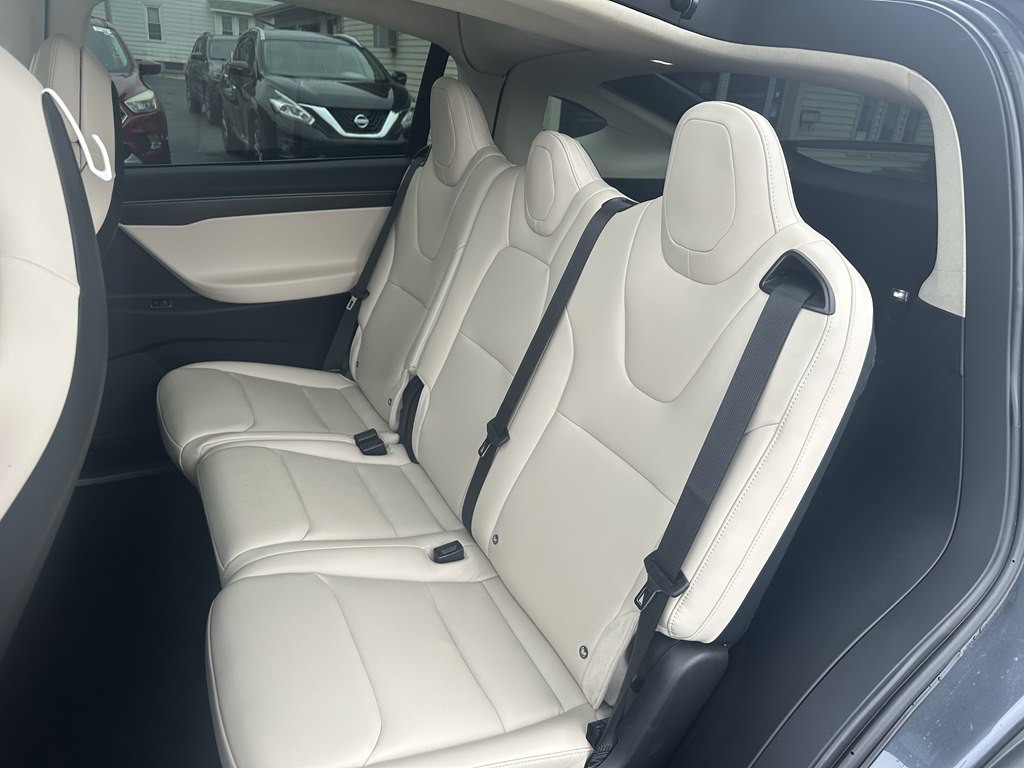 2018 Tesla Model X Image 32