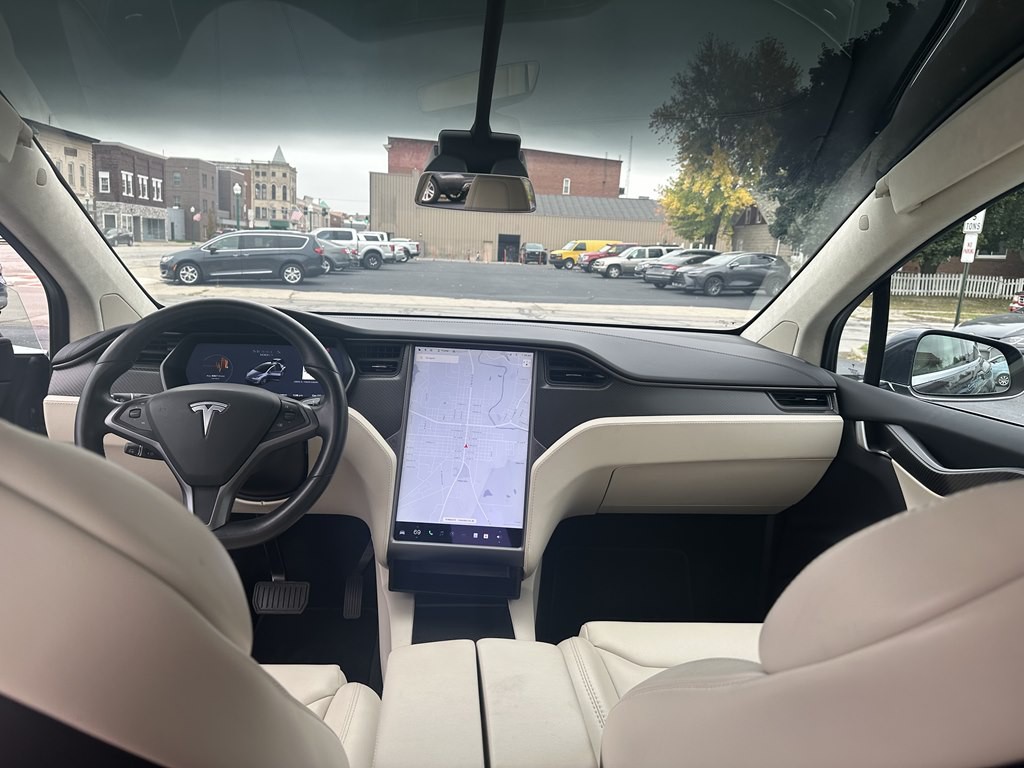 2018 Tesla Model X Image 33
