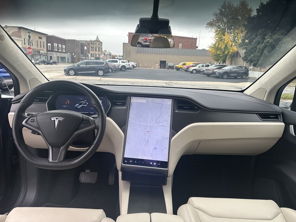 2018 Tesla Model X Image 34