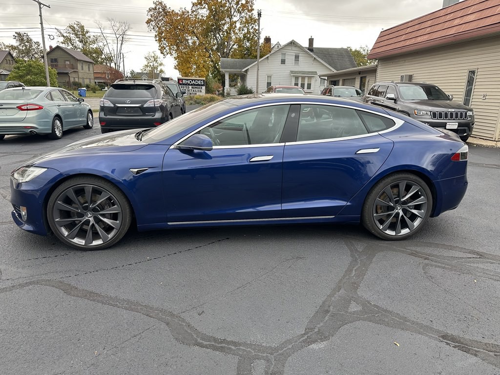 2020 Tesla Model S Image 2
