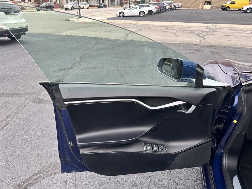 2020 Tesla Model S Image 13