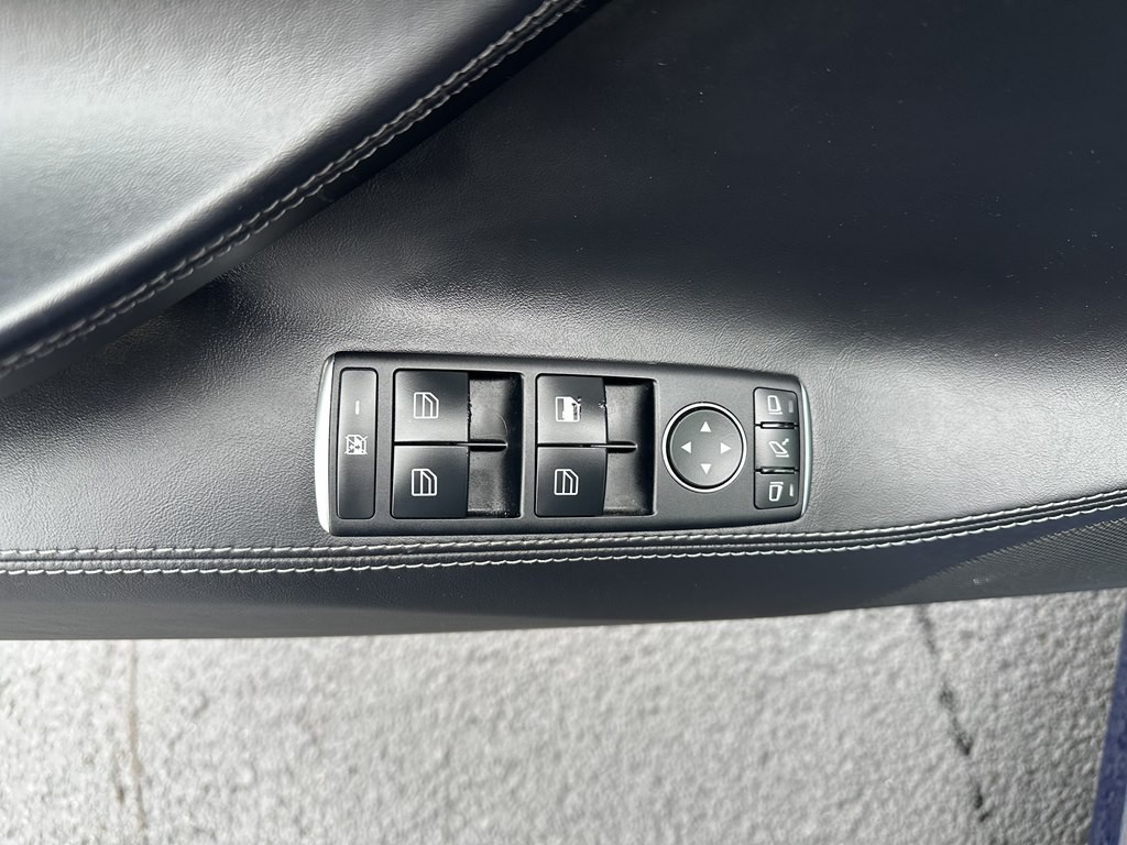 2020 Tesla Model S Image 14