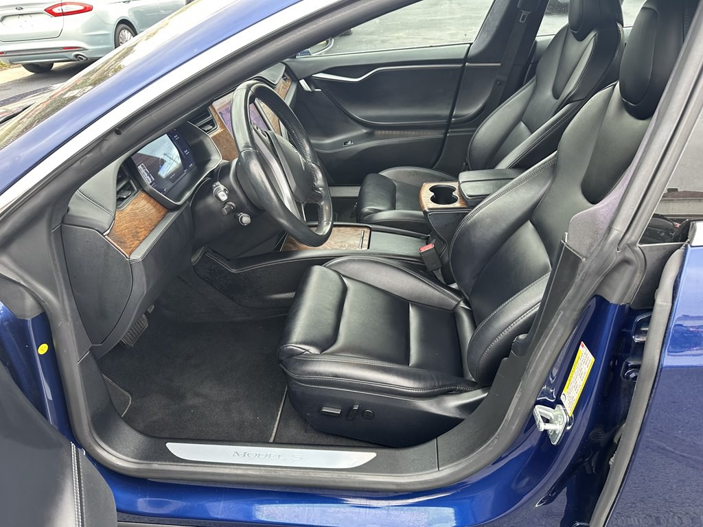 2020 Tesla Model S Image 16