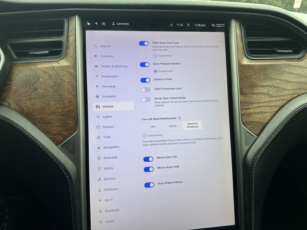 2020 Tesla Model S Image 26