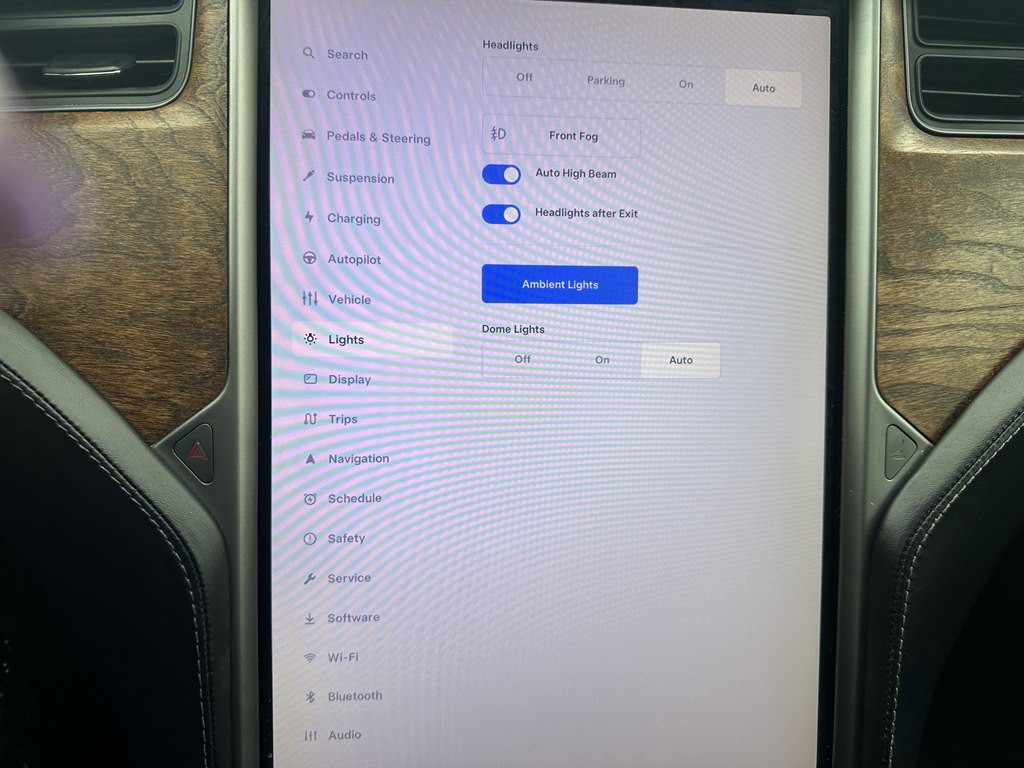 2020 Tesla Model S Image 27
