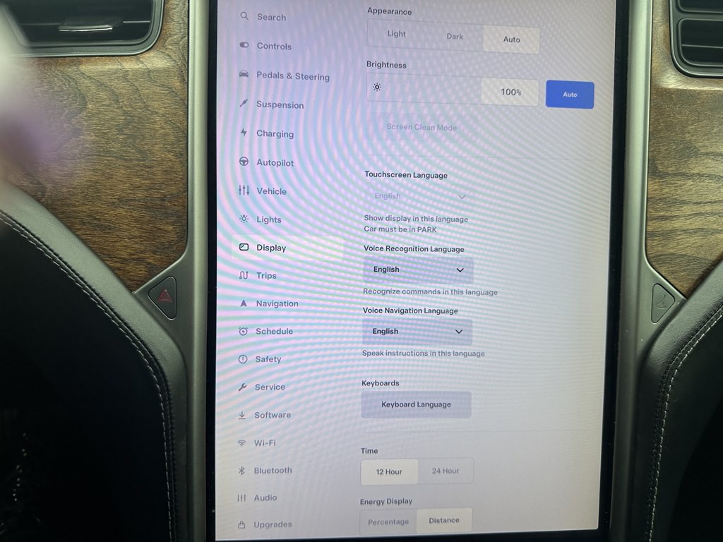 2020 Tesla Model S Image 28