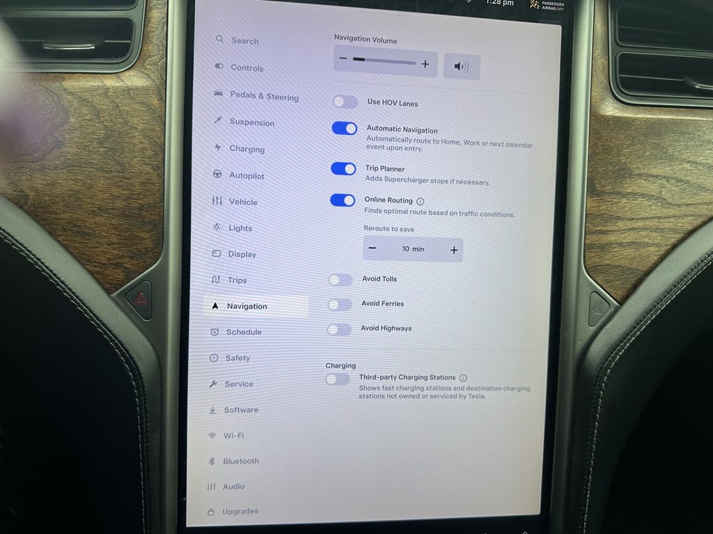 2020 Tesla Model S Image 30