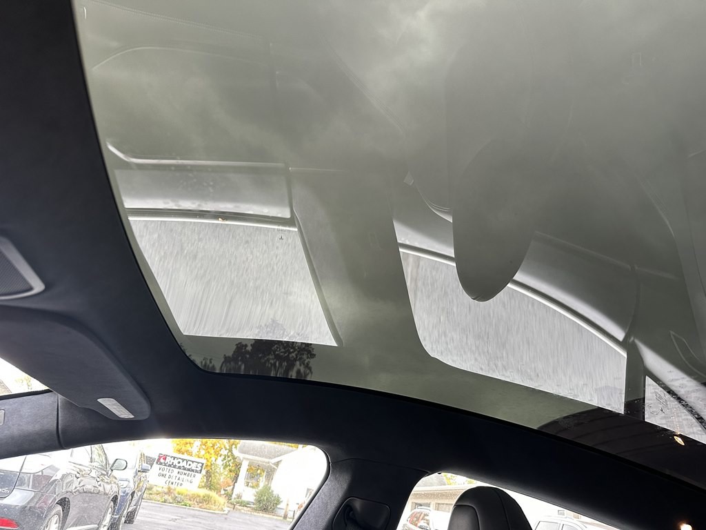 2020 Tesla Model S Image 39