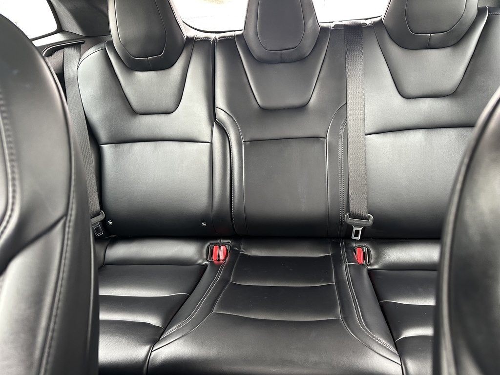 2020 Tesla Model S Image 40