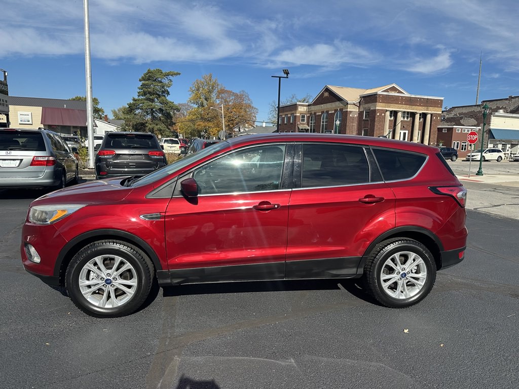 2017 Ford Escape Image 2