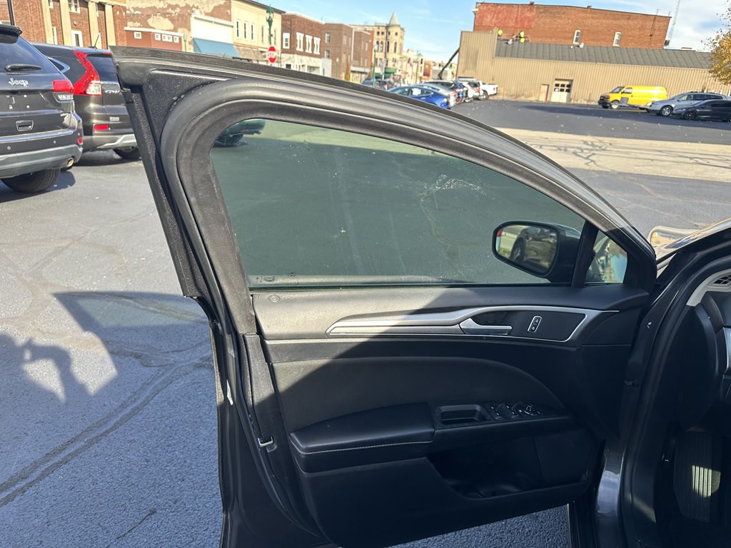 2020 Ford Fusion Image 13
