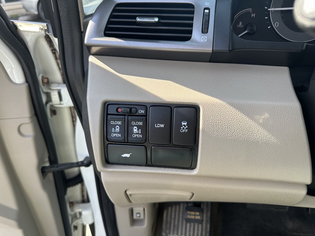 2014 Honda Odyssey Image 18