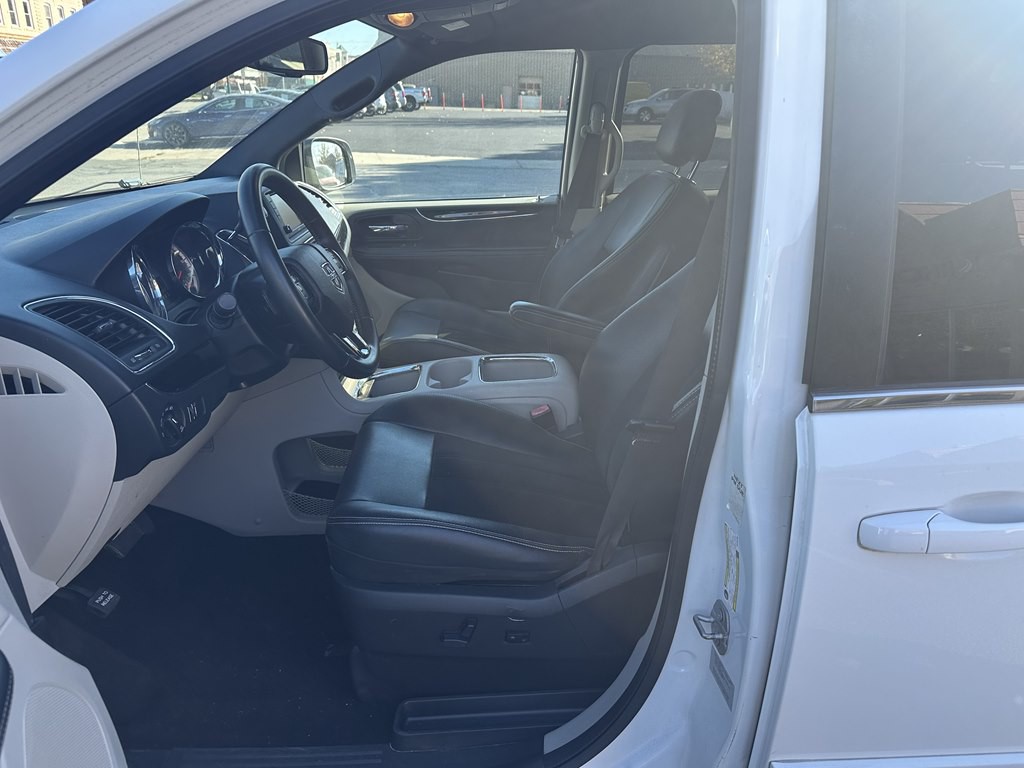 2017 Dodge Grand Caravan Image 15