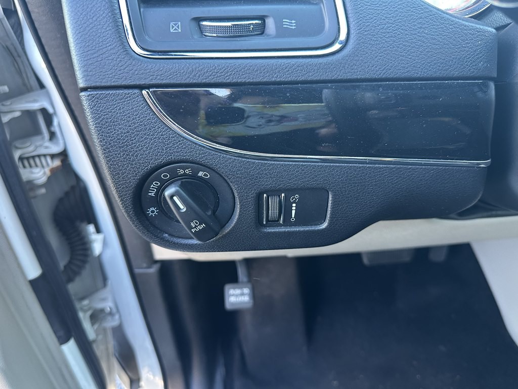 2017 Dodge Grand Caravan Image 16