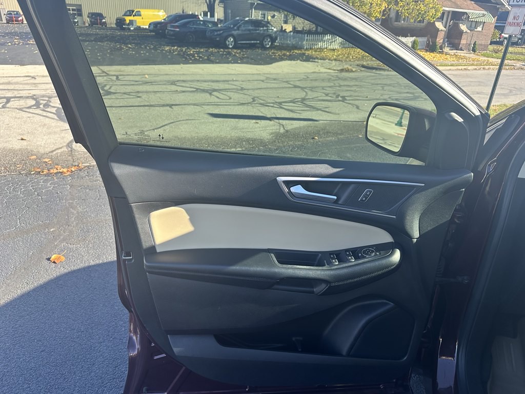 2021 Ford Edge Image 15