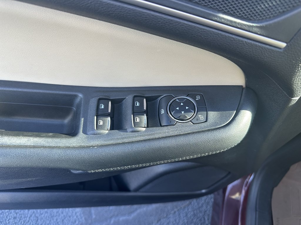 2021 Ford Edge Image 16