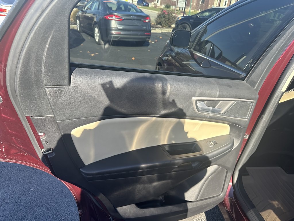 2021 Ford Edge Image 30