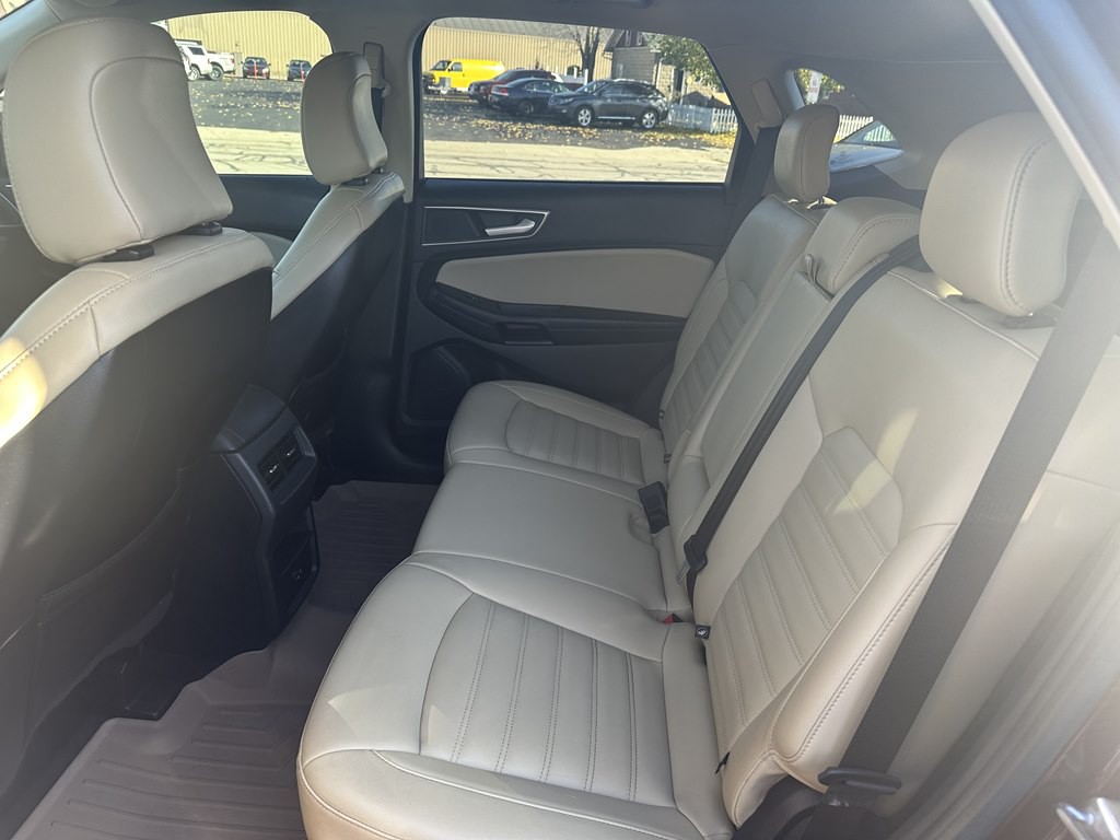 2021 Ford Edge Image 31