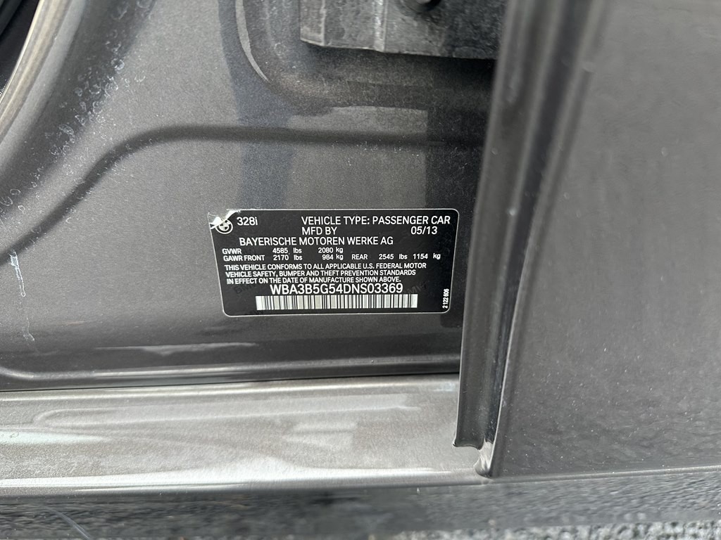 2013 BMW 3 Series Image 15