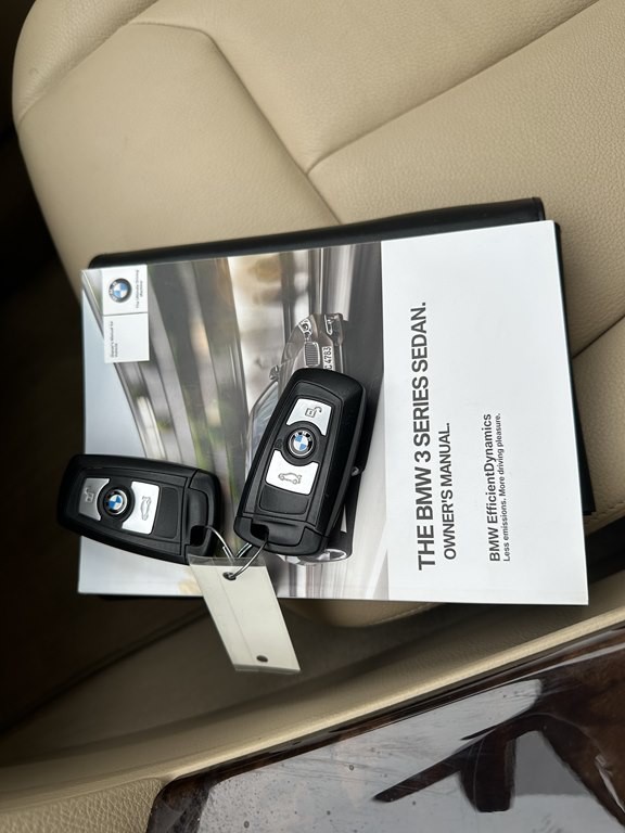 2013 BMW 3 Series Image 37