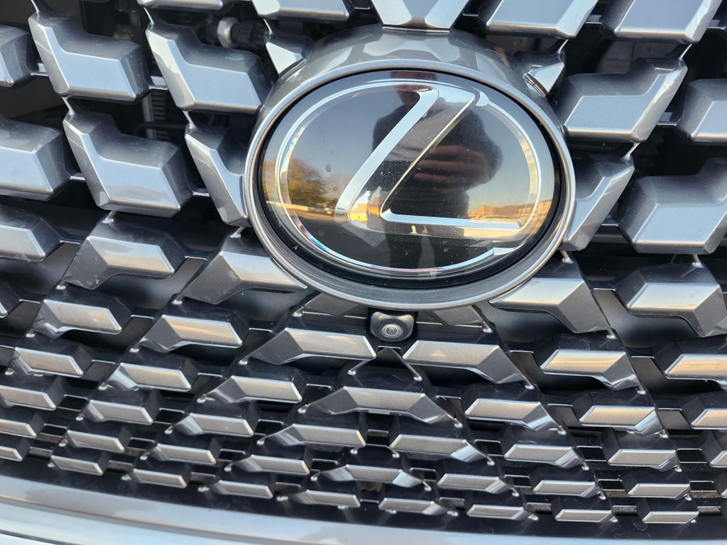 2023 Lexus GX Image 2