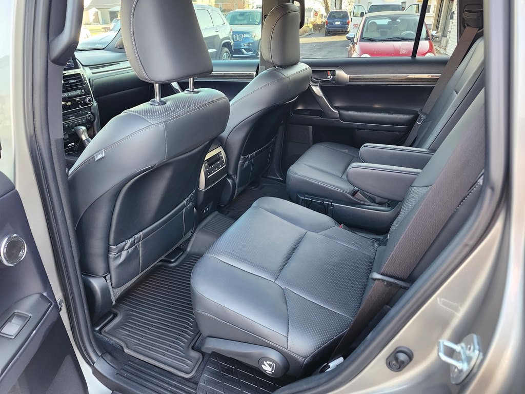 2023 Lexus GX Image 13