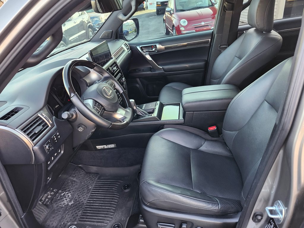 2023 Lexus GX Image 12