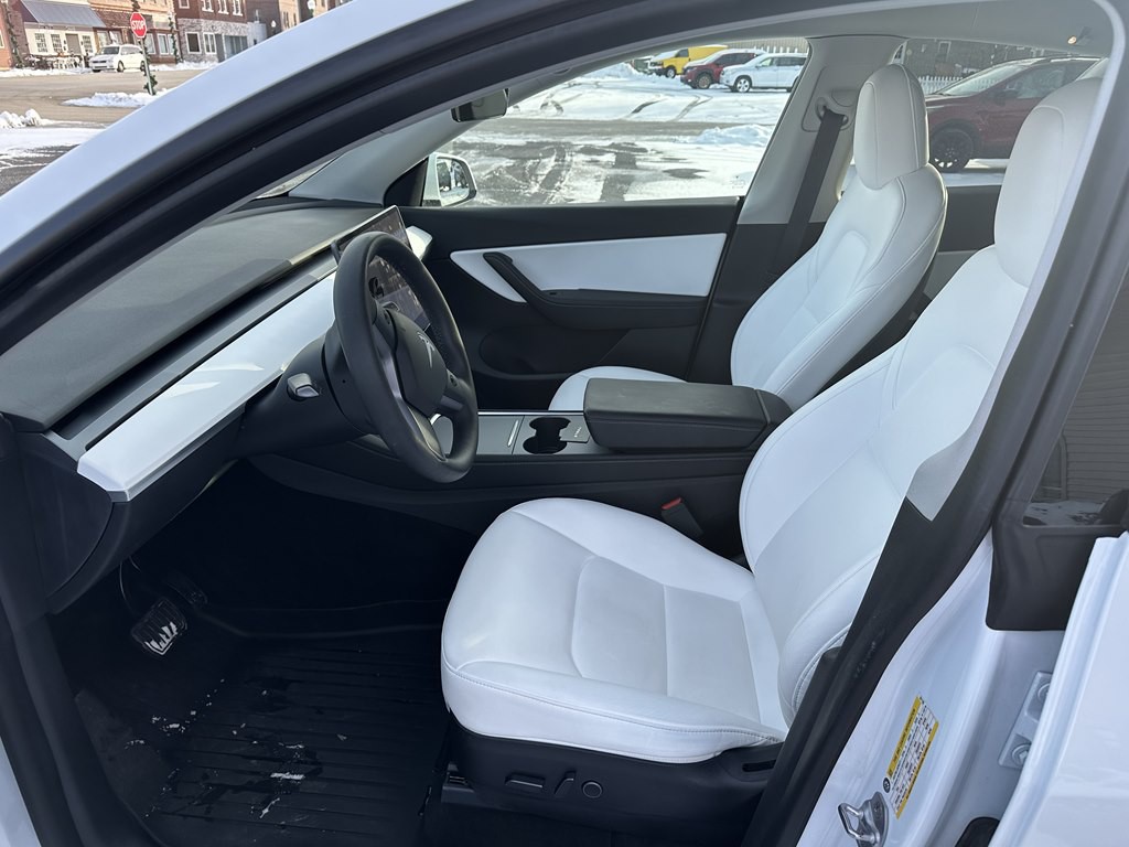 2021 Tesla Model Y Image 16