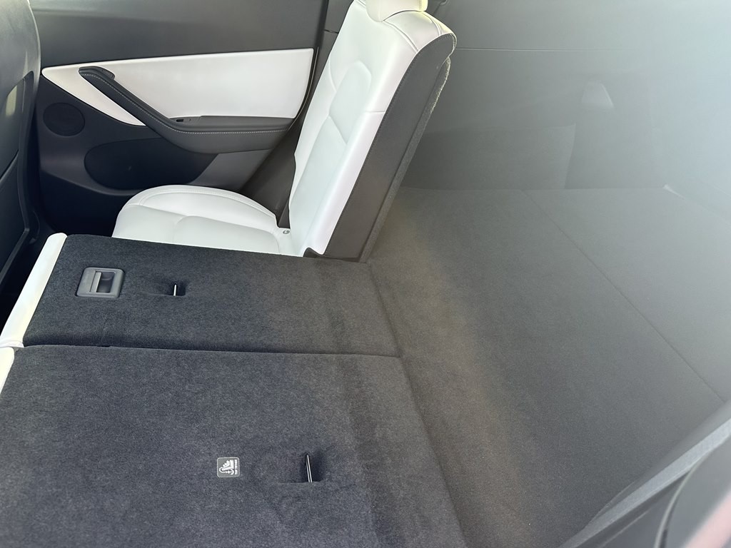 2021 Tesla Model Y Image 40