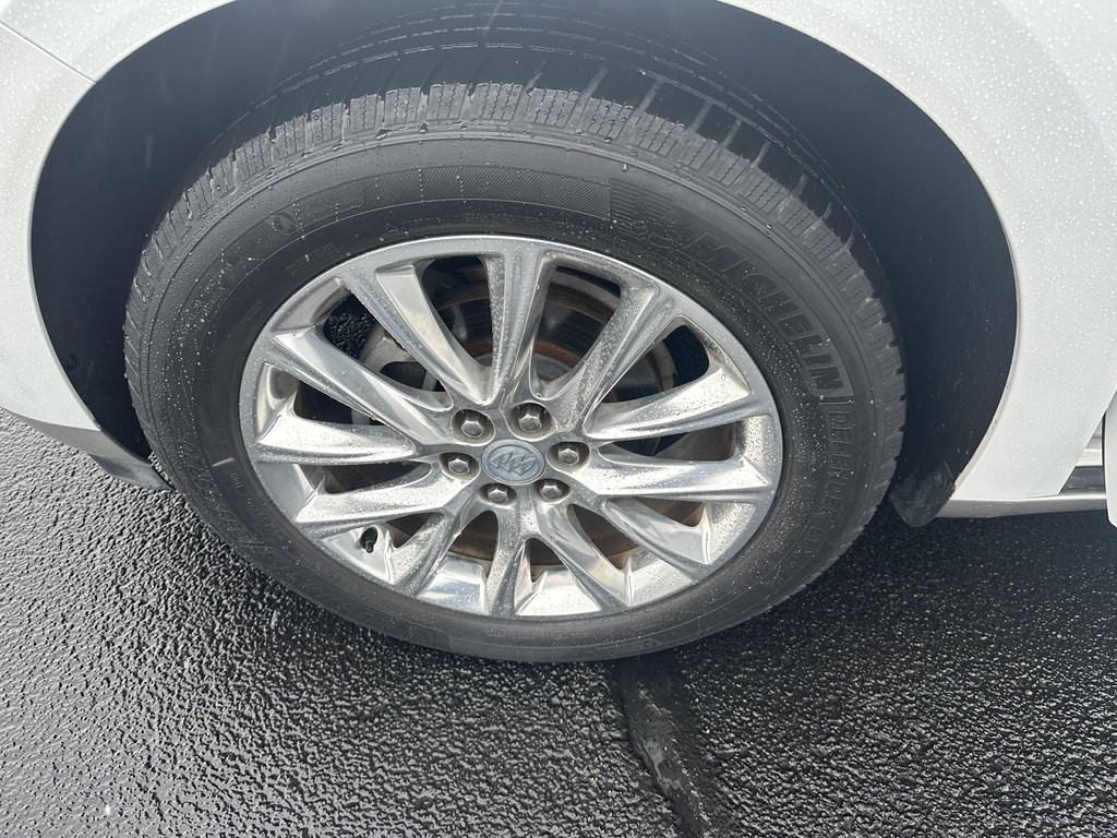 2018 Buick Enclave Image 11