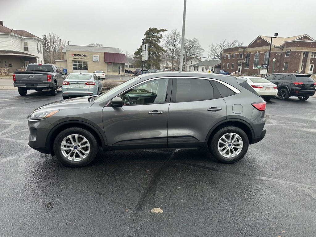 2022 Ford Escape Image 2