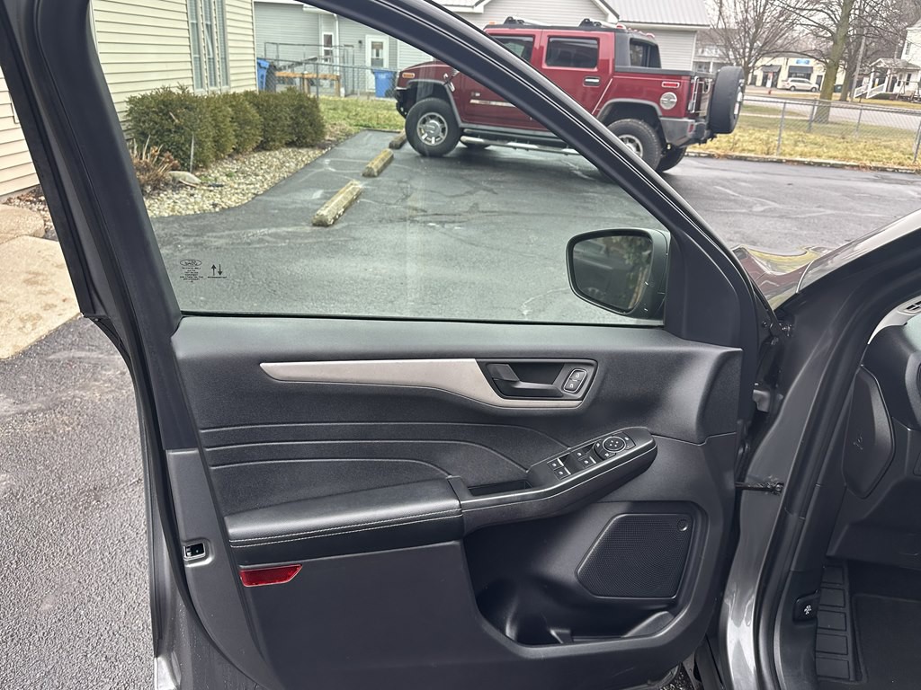 2022 Ford Escape Image 13