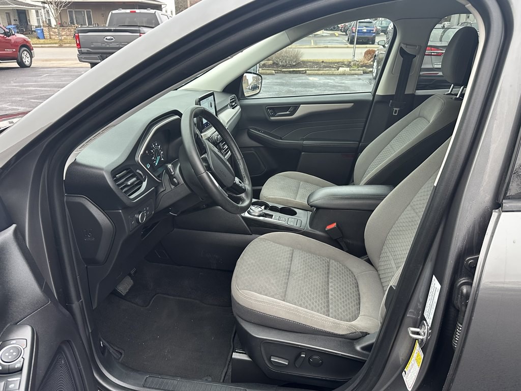 2022 Ford Escape Image 16