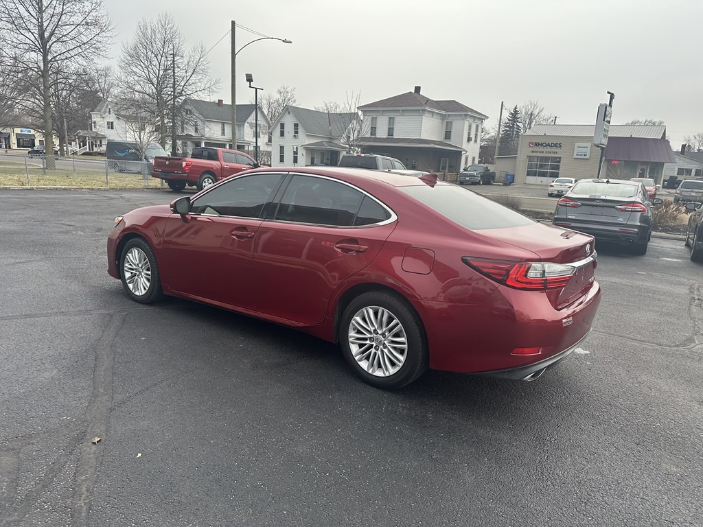 2018 Lexus ES Image 3