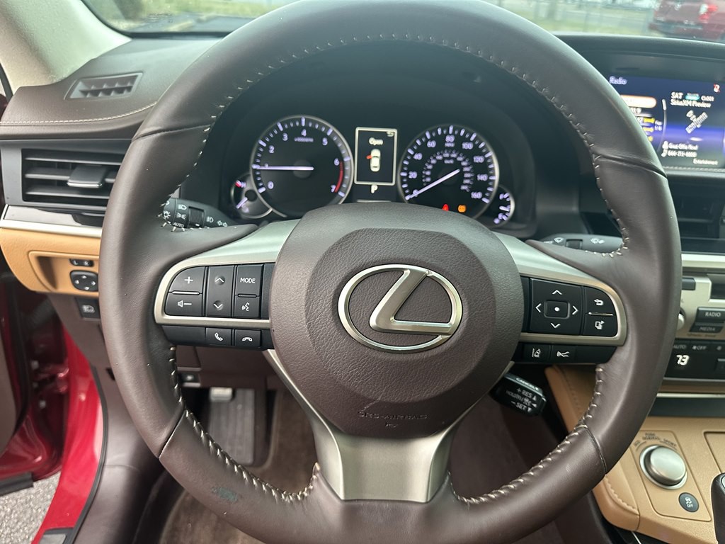 2018 Lexus ES Image 21