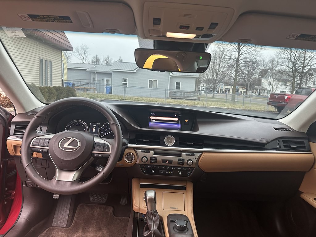 2018 Lexus ES Image 35